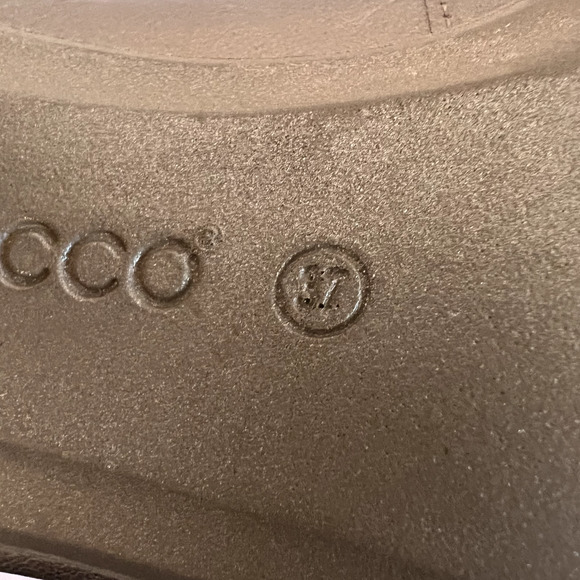 ECCO Pumps "Touch 50" Shiny Silver Leather Moon Rock Cone Heel Size 37 /6.5-7 US - Picture 6 of 8